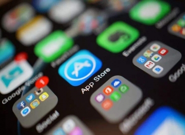 生活可以離開手機，手機卻離不開生活